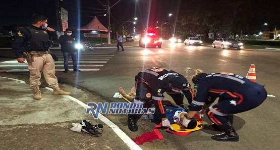 Mulher não vê sinal e bate em motoqueiro na Avenida Jorge Teixeira 
