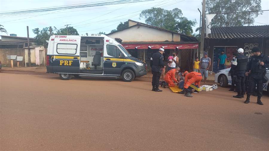 Motociclista quebra a perna após atropelar cachorro na zona leste da capital