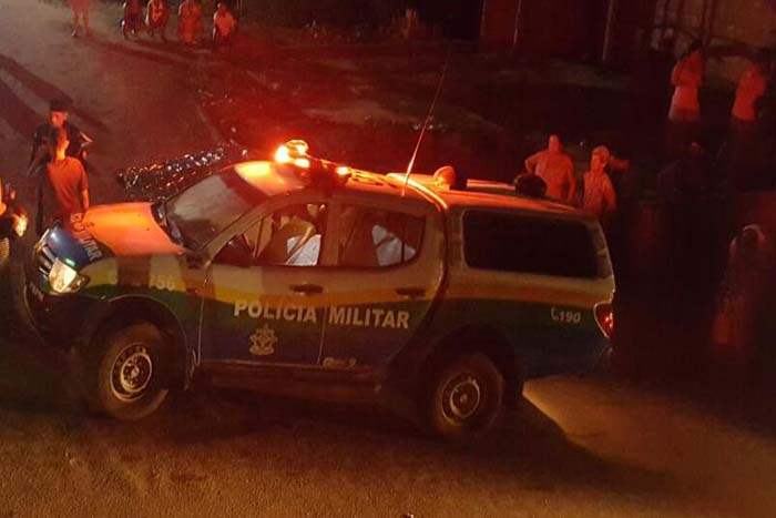 Homem  atrai amante para ser espancada pela esposa e foge