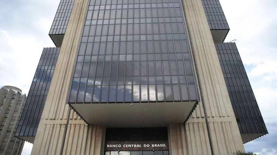 Previsão da inflação cai pela 17ª vez e PIB sobe para 2022, aponta novo boletim Focus
