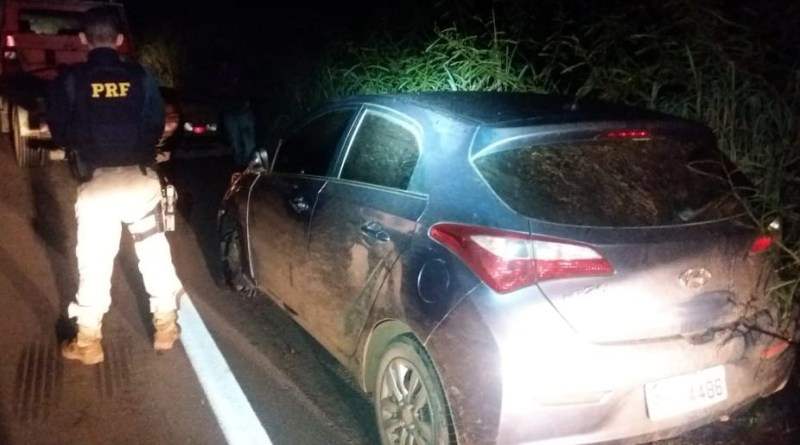 Polícia Rodoviária Federal recupera carro roubado em Porto Velho