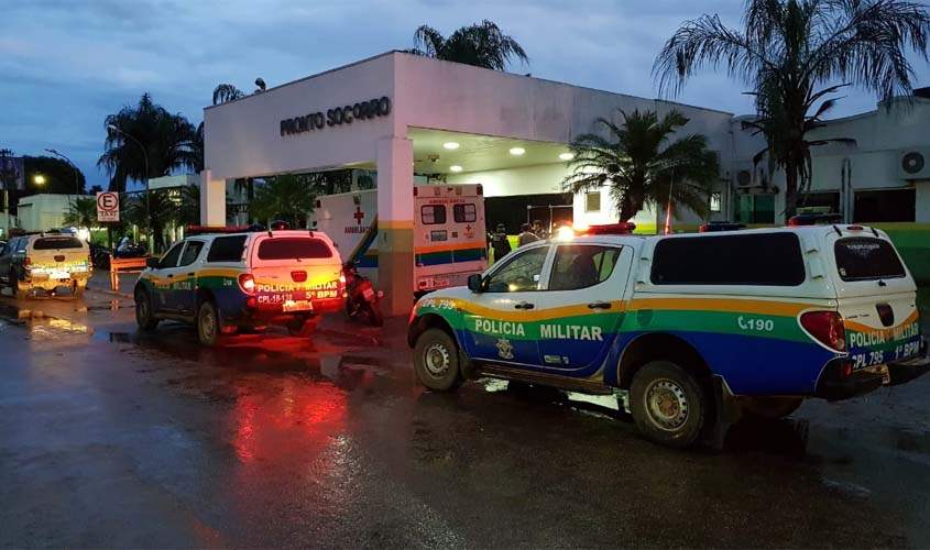 Dupla em moto atira e fere adolescentes infratores em roubo na Zona Leste