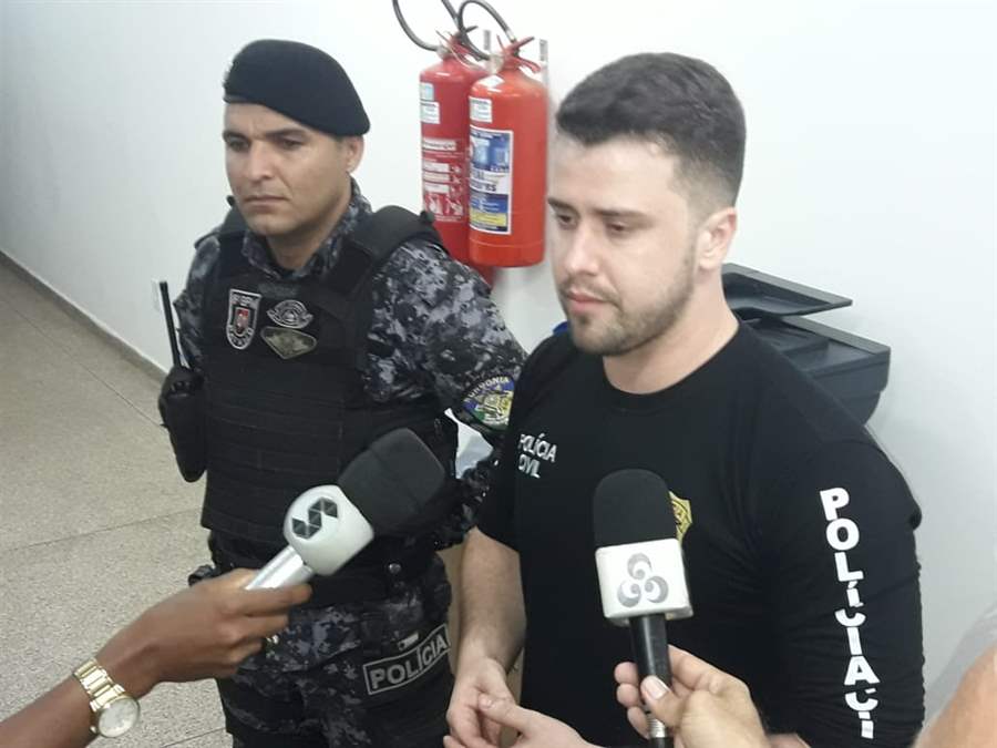 Operação prende quatro em flagrante e apreende automóveis e arma