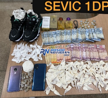 Polícia fecha boca de fumo e prende traficante no bairro Costa e Silva 