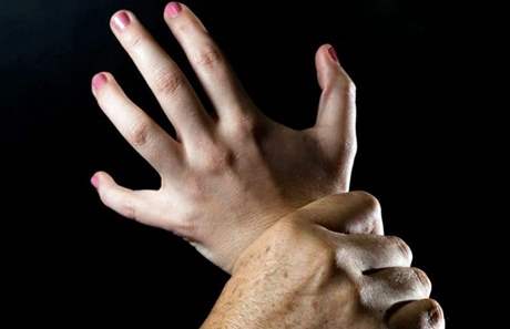 Carona quase acaba em estupro de uma menor de 13 anos atrás do Bairro Novo