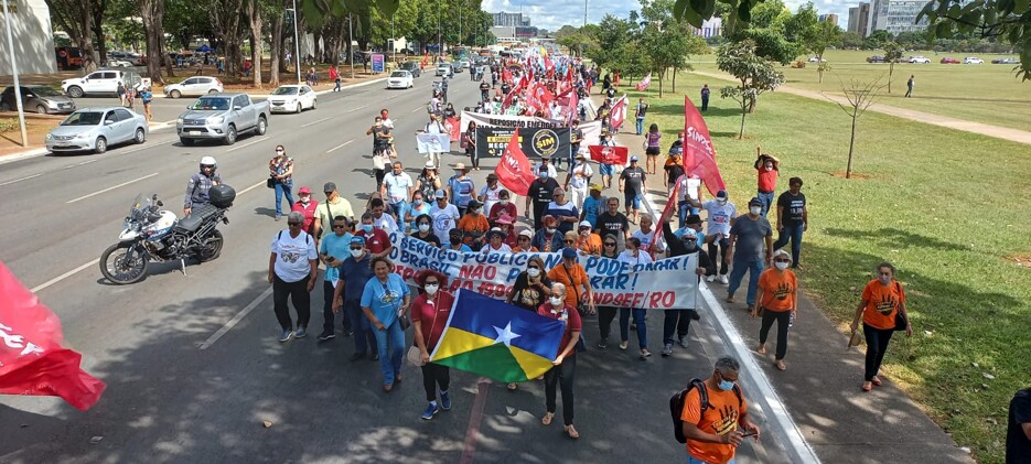 Professores fortalecem caravana do Sindsef à Brasília para cobrar reajuste salarial
