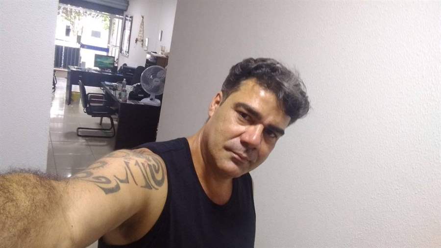 Suspeito de matar namorada a pedradas é encontrado morto, diz polícia