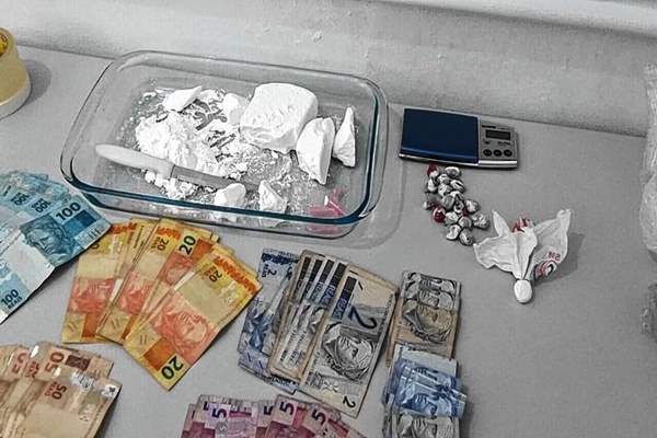 Após denúncia, Denarc prende casal com meio quilo de cocaína na zona Leste