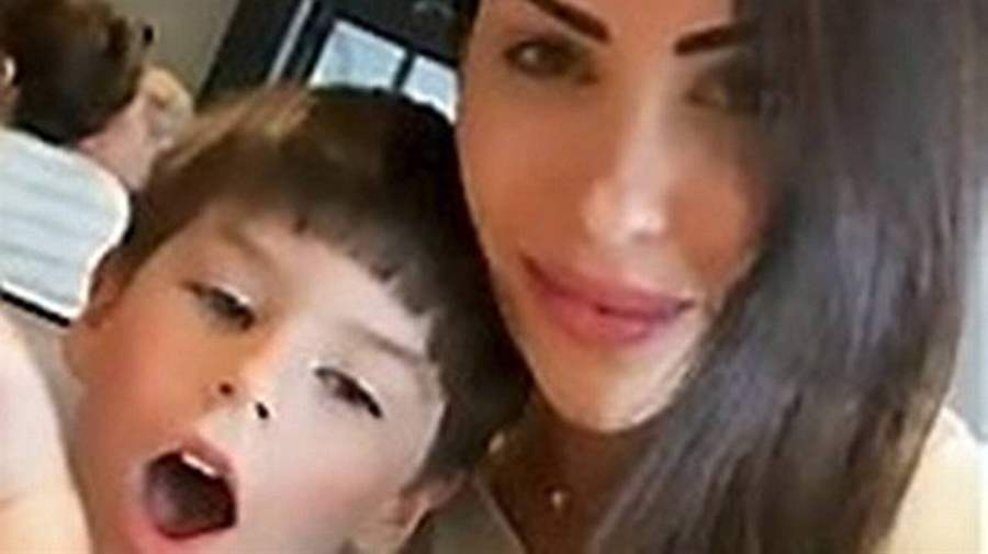 Após enterrar o filho, namorada do vereador Jairinho foi a salão de beleza
