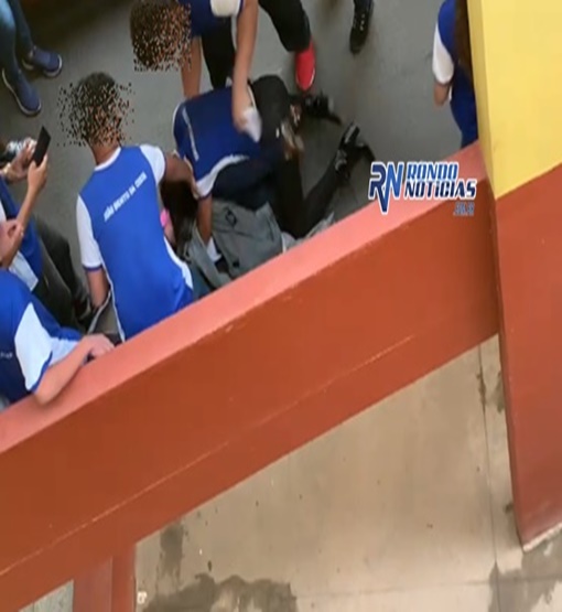Imagens mostram brigas entre alunos da escola João Bento da Costa 