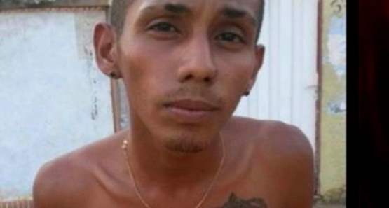 Jovem suspeito de cometer homicídio é executado a tiros na frente da avó