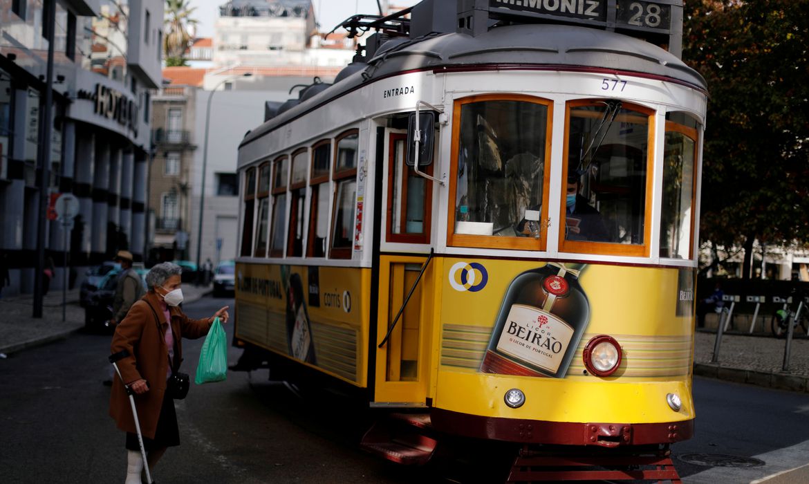Portugal facilita visto para estrangeiros que buscam emprego no país
