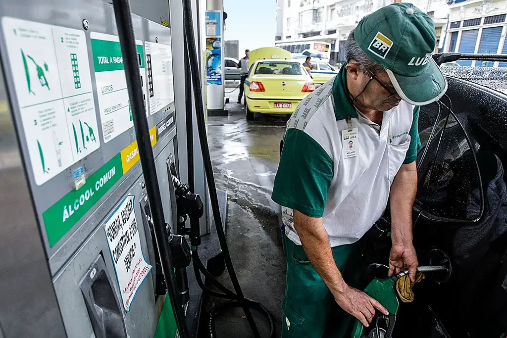 Conselho de Administração da Petrobras é convocado para aumentar preços nesta quinta