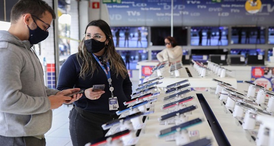 Otimismo dos comerciantes melhora em maio, diz  Confederação Nacional do Comércio 