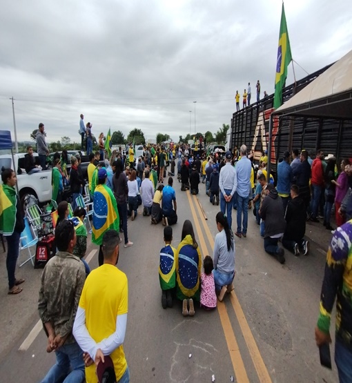 Rondônia amanhece com 07 locais de bloqueios em rodovias federais do Estado
