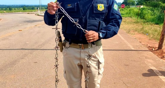 PRF detém três pessoas com armas  e materiais usados para danificar pneus em manifestação 