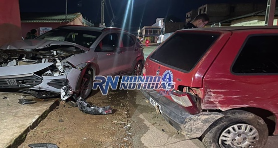 Colisão entre dois carros na zona sul deixa  passageira lesionada 
