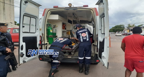 Jovem é esfaqueado no rosto ao tentar correr de assaltante na capital 