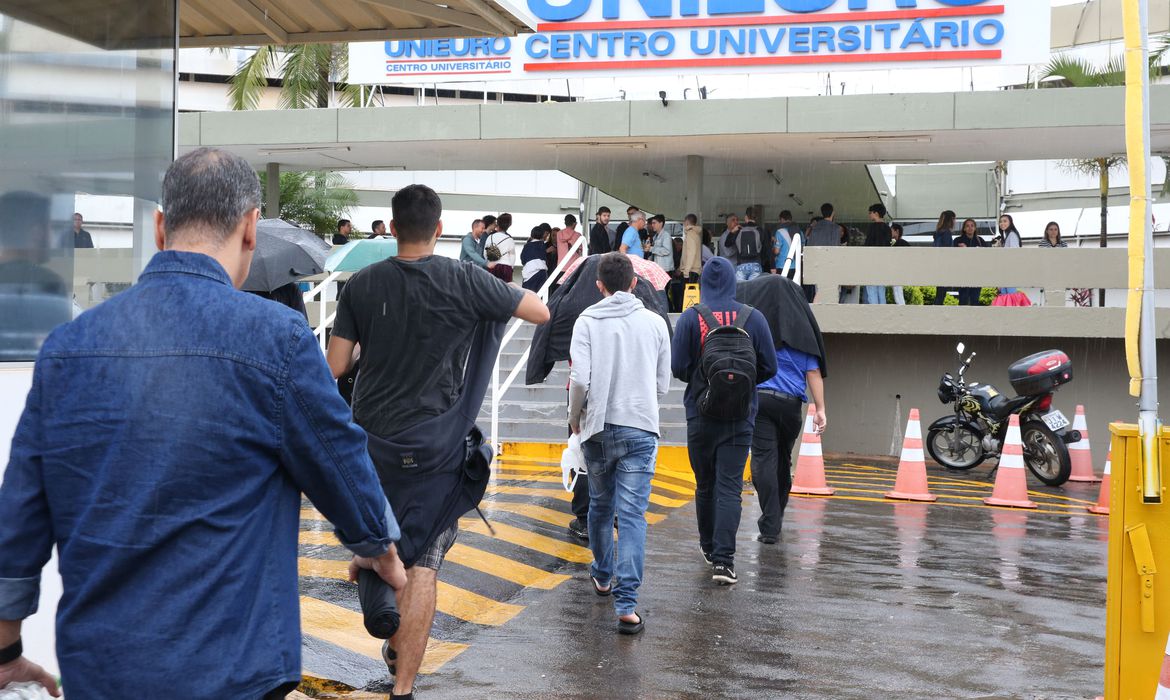 Provas do Enade são aplicadas  em todo o país neste domingo, 27
