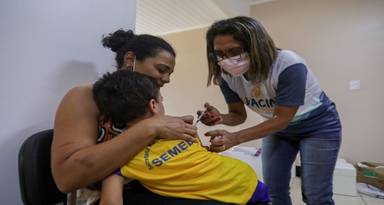 Porto Velho retoma vacinação com coronavac em crianças de 3 e 4 anos
