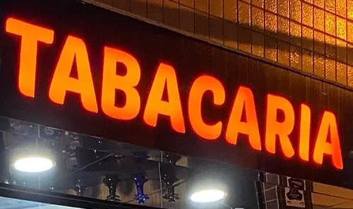 Após denúncia anônima polícia prende em flagrante casal furtando tabacaria
