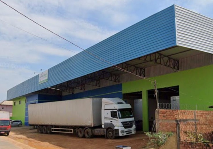  Bando arromba parede de transportadora e leva quase R$ 100 mil em encomendas
