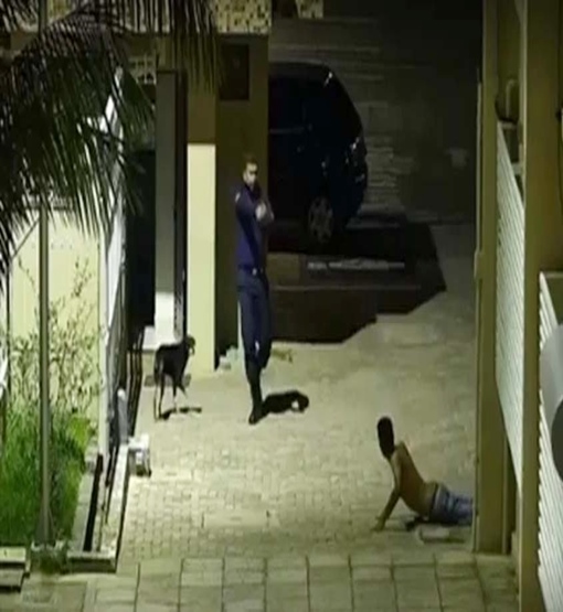PM atira em homem que já estava deitado no chão e de mãos estendidas
