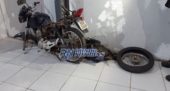 Após rastreador acusar, polícia prende jovem e encontra motos roubadas
