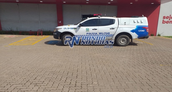 Bandidos  armados assaltam drogaria e levam dinheiro e celulares de funcionários