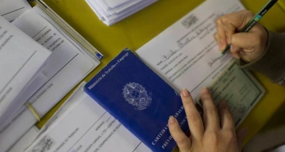 Empregadores têm até amanhã para depositar a 2ª parcela do 13º salário
