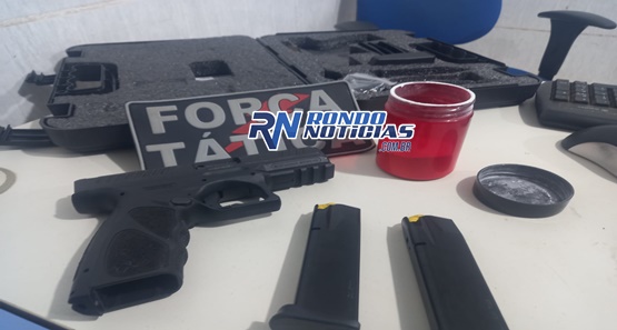 Polícia aborda carro de aplicativo e encontra pistola na bolsa da passageira