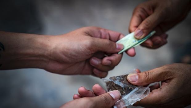 Homem é preso por tráfico de drogas na área central de Porto Velho