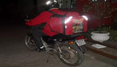Motoboy que realizava entrega é rendido e roubado por criminosos 