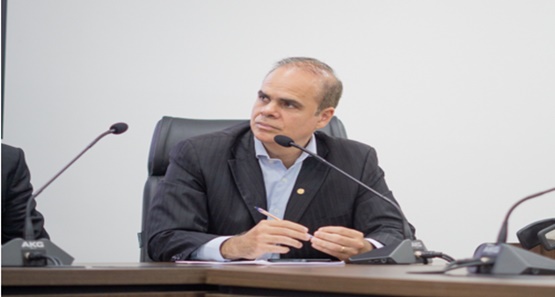  Lei que permite o parcelamento do IPVA em até 5 vezes, de autoria de Alan Queiroz, é sancionada. 