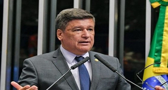 ‘Narrativa de que o país está quebrado e descontrolado economicamente não é verdade’, diz senador