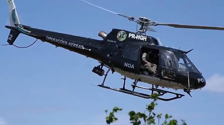  Helicóptero tenta localizar bandidos que assaltaram posto de combustível 