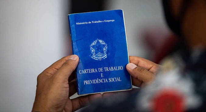 
Brasil cria 135.495 vagas formais em novembro, 11º mês com mais contratações do que demissões

