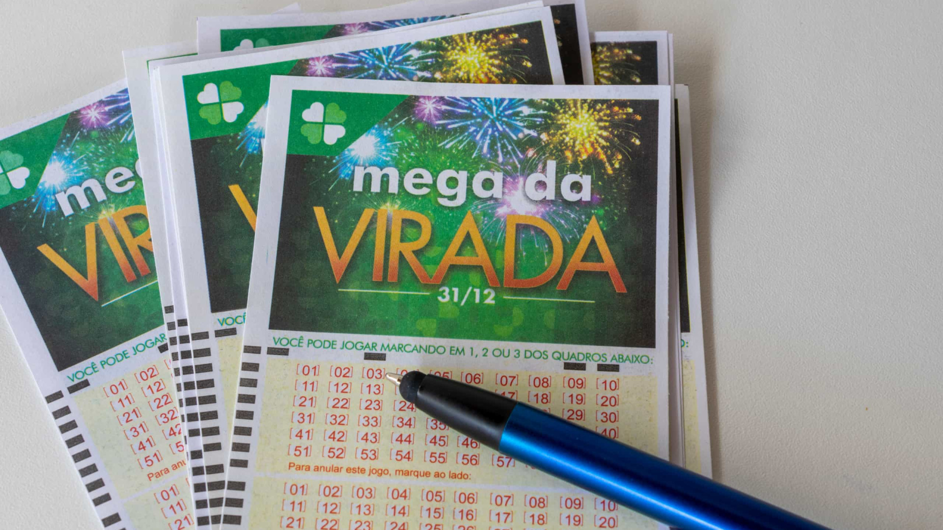 Mega da Virada 2022 também paga prêmios para quem acertar quina ou quadra
