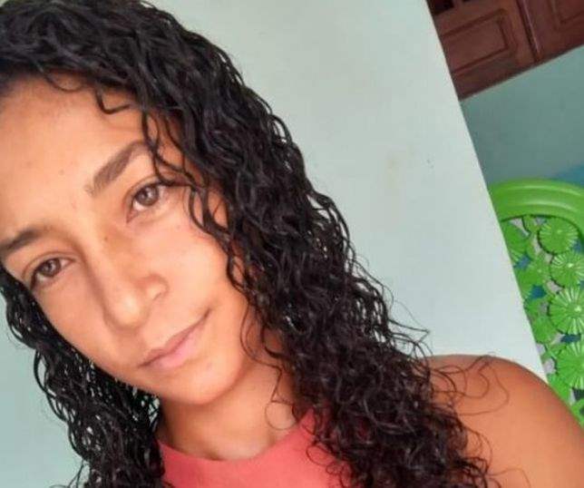 Jovem de 19 anos é estuprada e assassinada a facadas em zona rural, afirma polícia