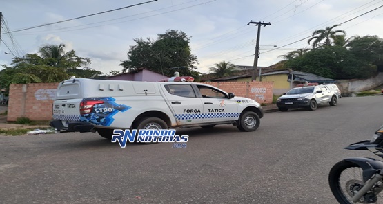 Homem apanha de socieducadores após flagrar agressão a adolescentes 