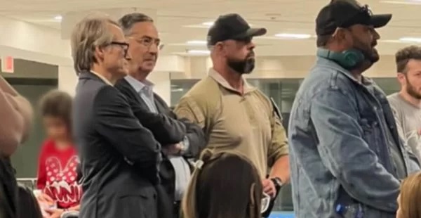 Barroso é hostilizado em aeroporto por bolsonaristas; Governo oferece PF para investigar
