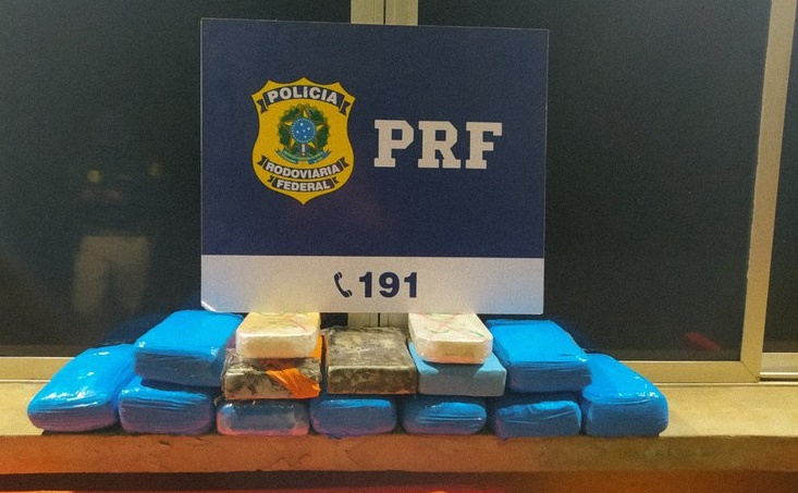  PRF apreende mais de 15 quilos de maconha e cocaína na BR-364 em Porto Velho
