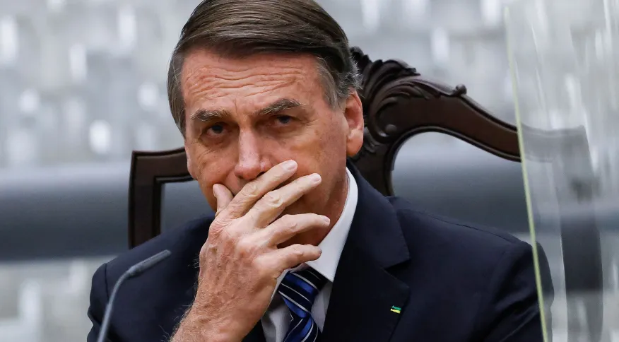 “Indivíduo com visto, mas sem serviço, deve sair do país”, diz governo dos EUA
