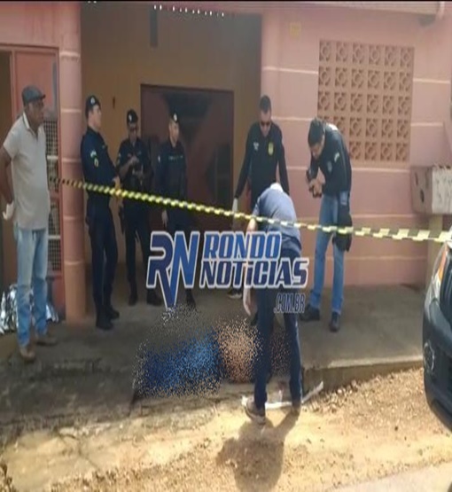 Homem sofre infarto fulminante, bate cabeça na calçada e morre na capital
