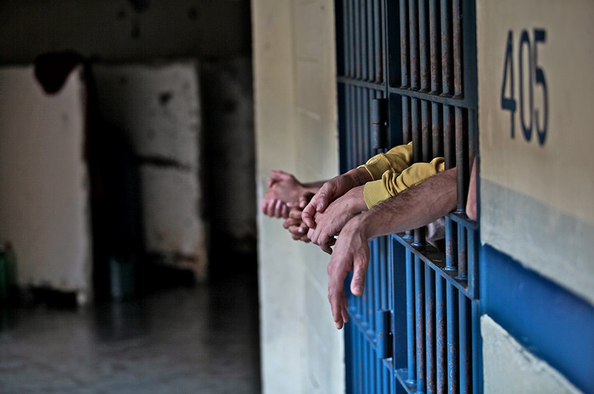 Dos 658 presos liberados pela justiça na saidinha de fim de ano, 39 estão nas ruas