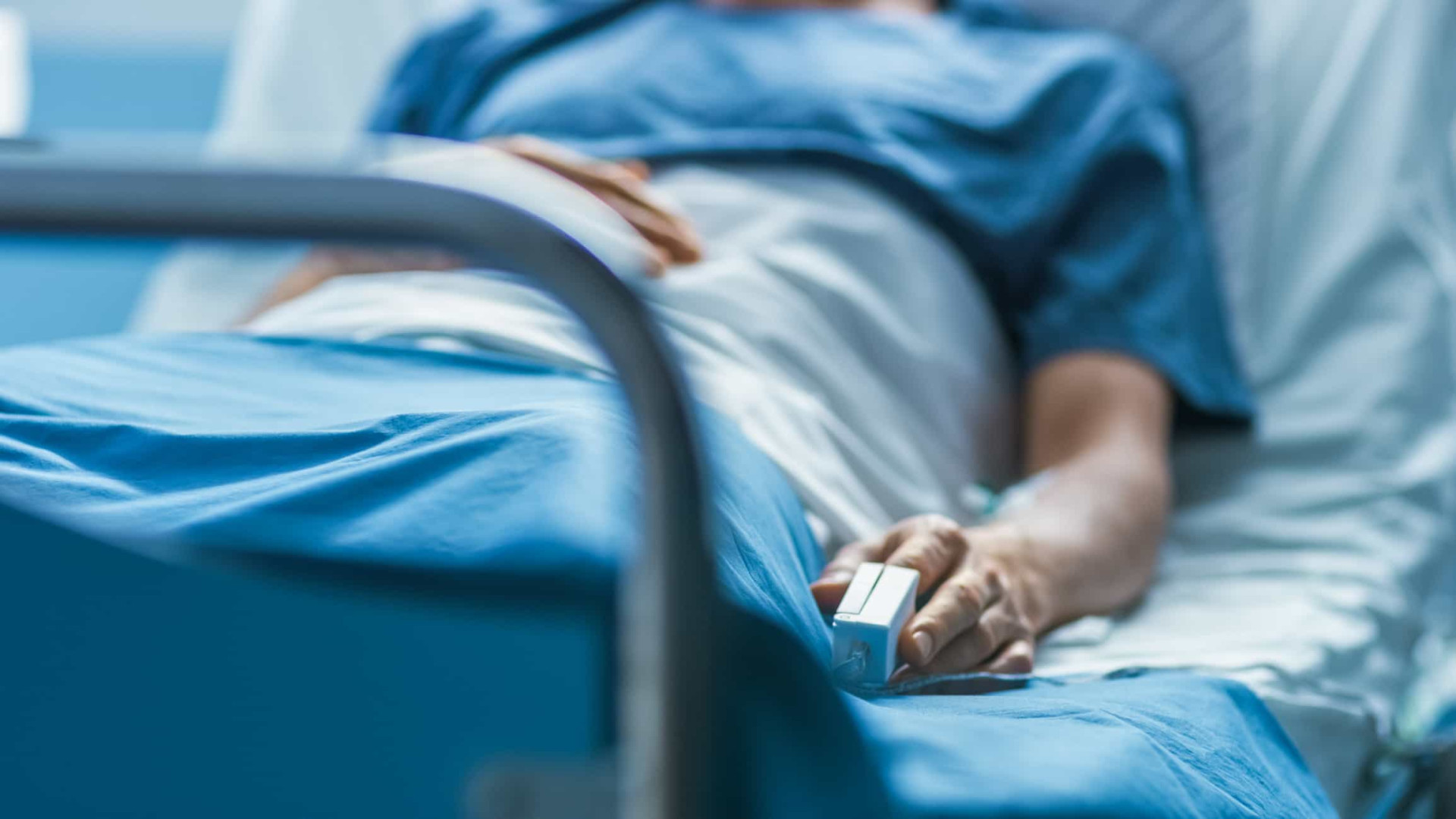 Covid-19 se mantém no topo das internações por problemas respiratórios
