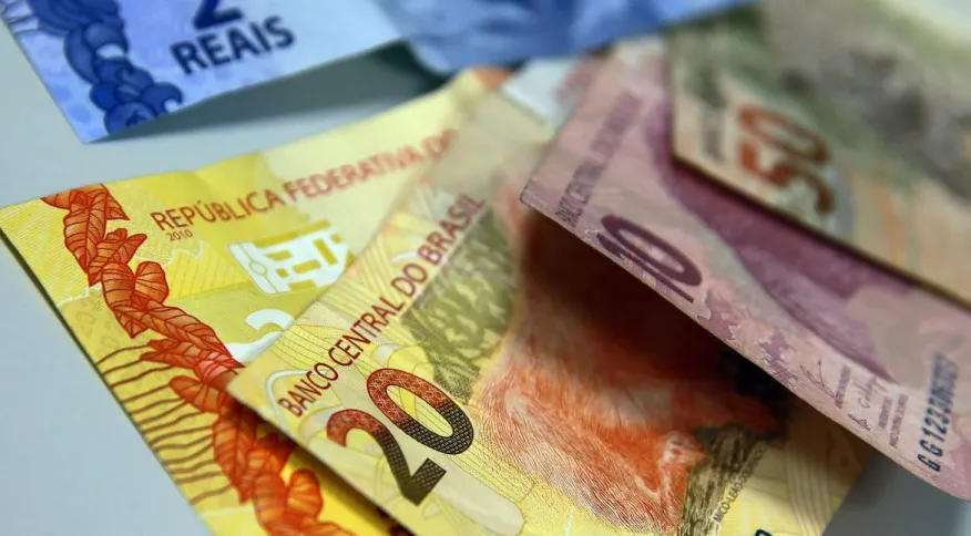 Custo fiscal do aumento do salário mínimo varia entre R$ 7,7 bi e R$ 17,1 bi, confira
