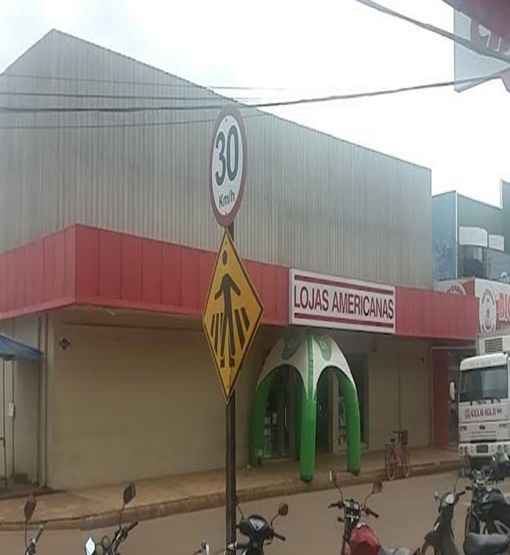 Bandidos armados invadem lojas Americanas e roubam 30 celulares na capital