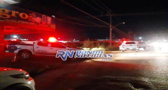 Trio armado invade aniversário e rouba celulares e objetos dos convidados