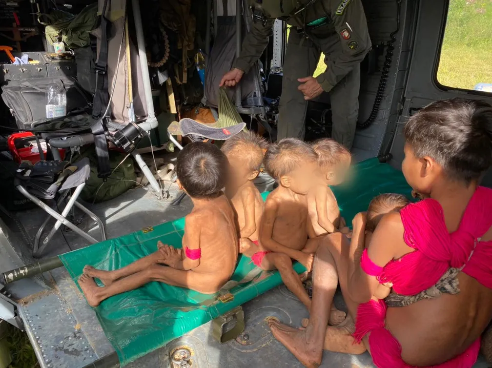 Secretário vê situação de guerra e quer hospital de campanha na Terra Yanomami
